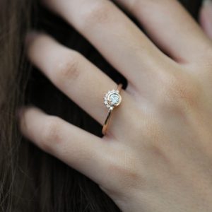 round diamond ring | custom made gemstone ring | divine elements