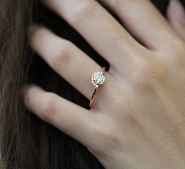 round diamond ring | custom made gemstone ring | divine elements