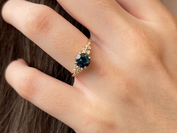 Mirabella Teal sapphire ring